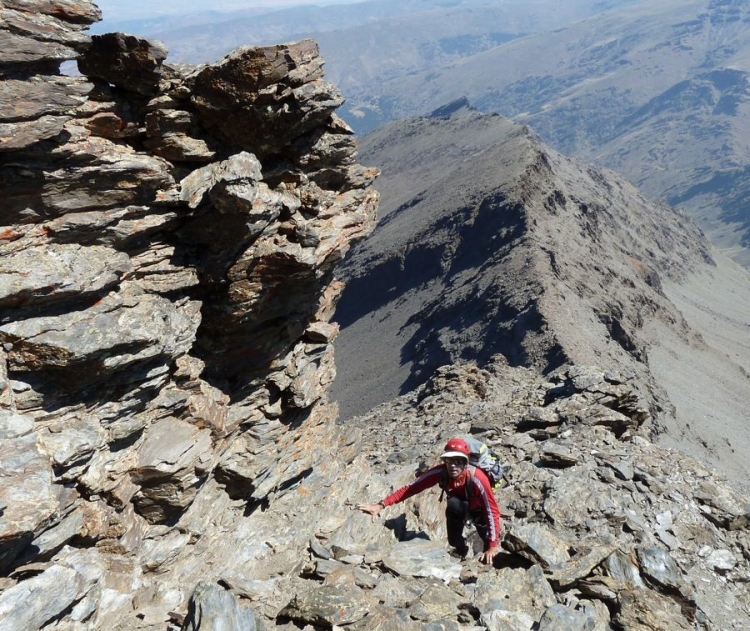 Primeras trepadas de III, terreno descompuesto
